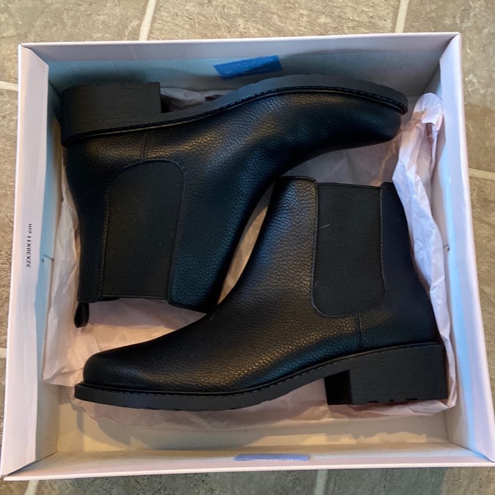 Just Fab boots black!